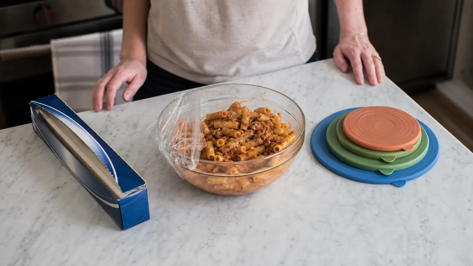 Silicone Lids vs Plastic Wrap: Which Actually Keeps Food Fresh